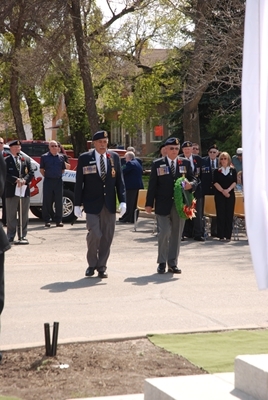 Provincial President Peter Piper laying a wreath on behalf of Provincial Command.